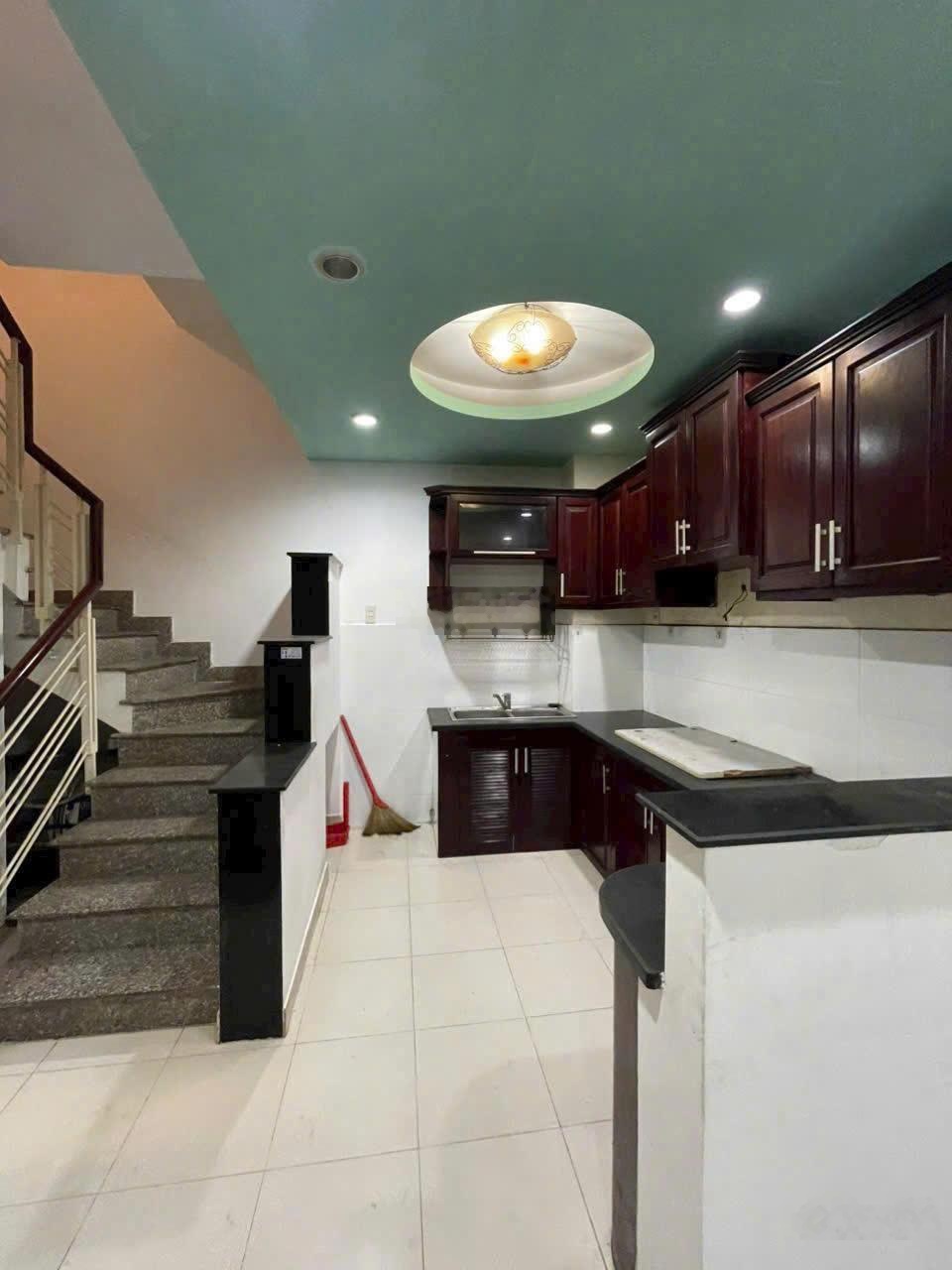 Bán nhà gấp !! nguyễn gia trí, bình thạnh,giá 1 tỉ 650.