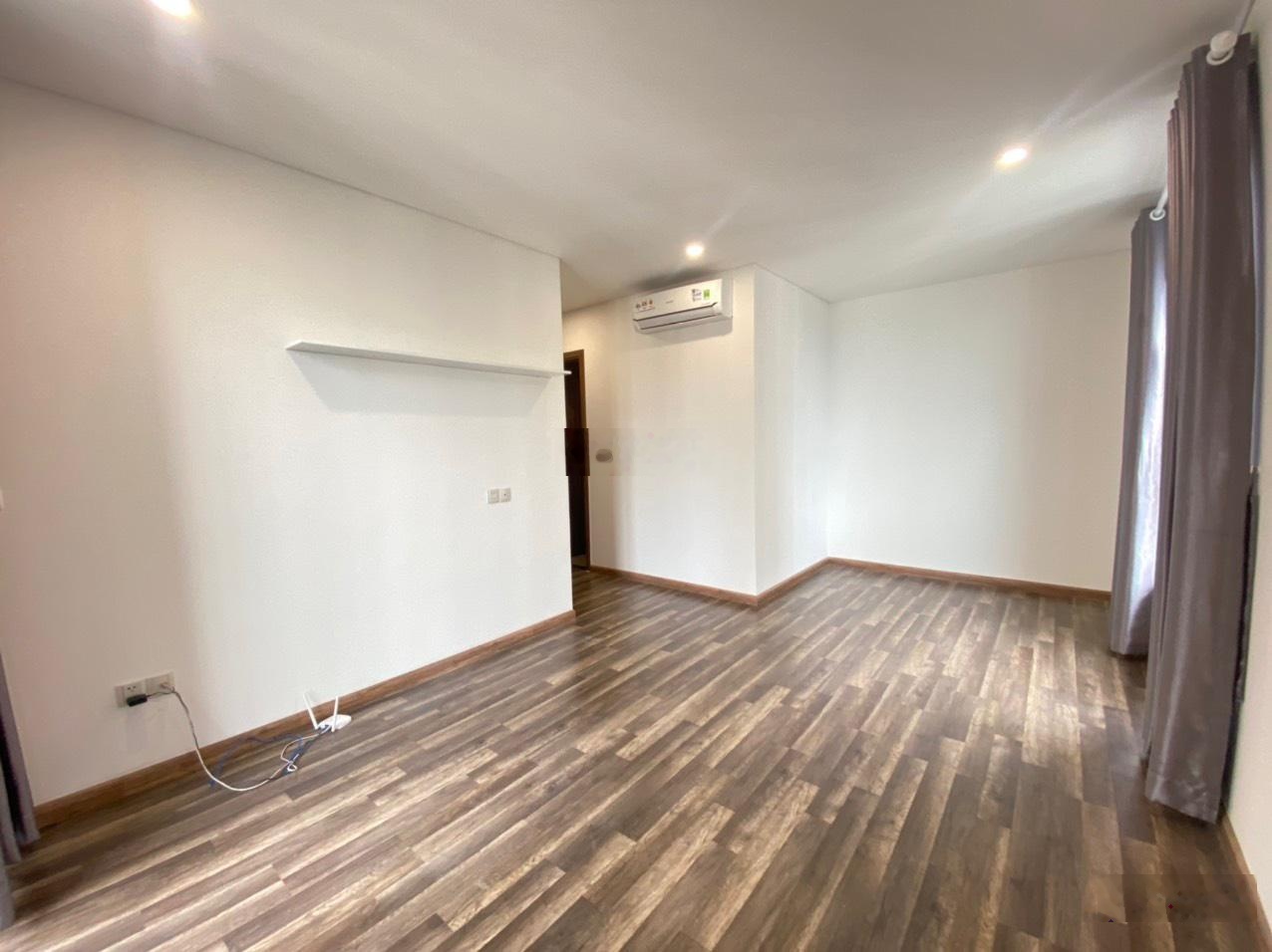 Chủ kẹt tiền, bán gấp căn hộ 2 PN, nội thất cơ bản 87m2 tại Hà Đô Centrosa Q10, chỉ 10.5 tỷ