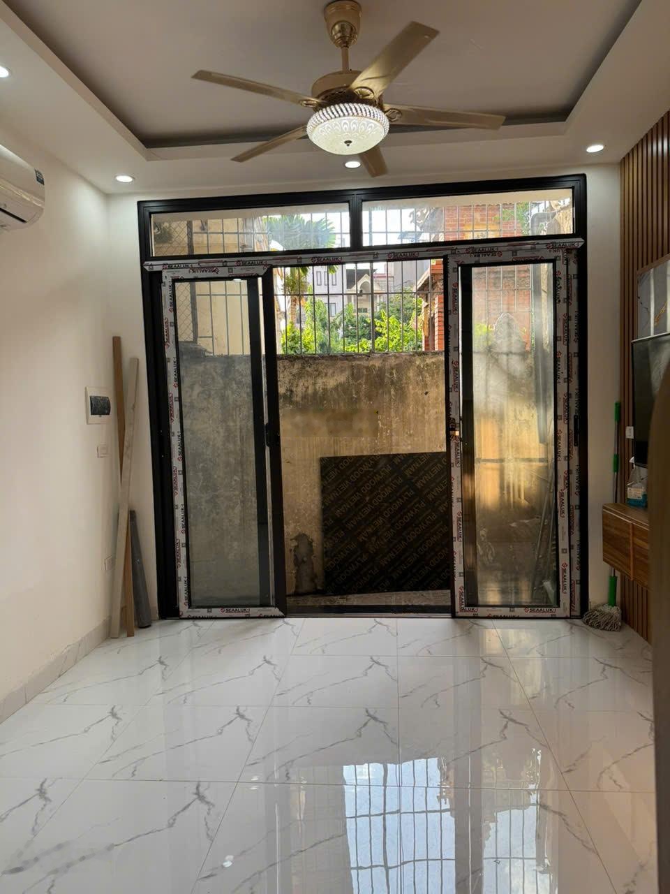 Cho thuê Nhà 25 x 5T Đủ Đồ Ngõ 140 Trung Phụng Đống Đa HN