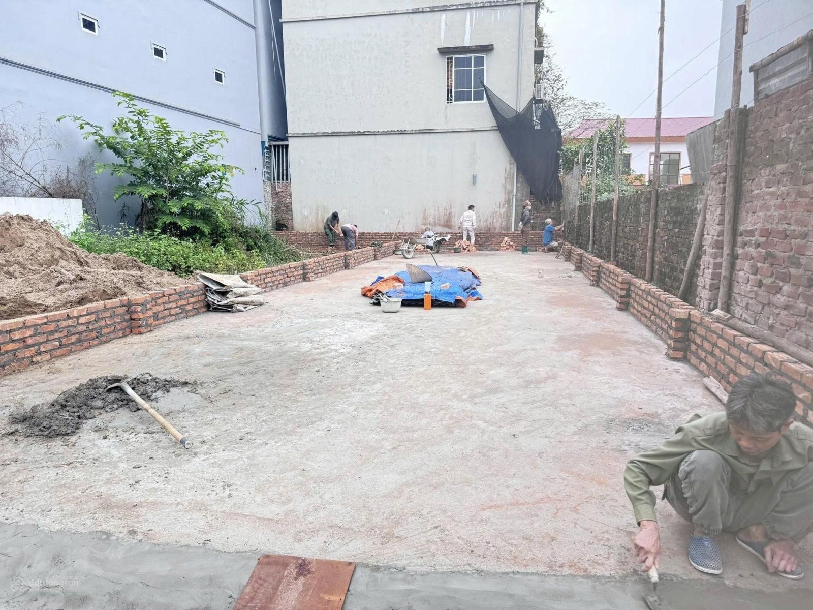 Chính chủ cần bán gấp mảnh đất 2 mặt tiền đường. 100m2, ở Phú Cát. Gần chợ Long Phú. Giá hơn 20 tr