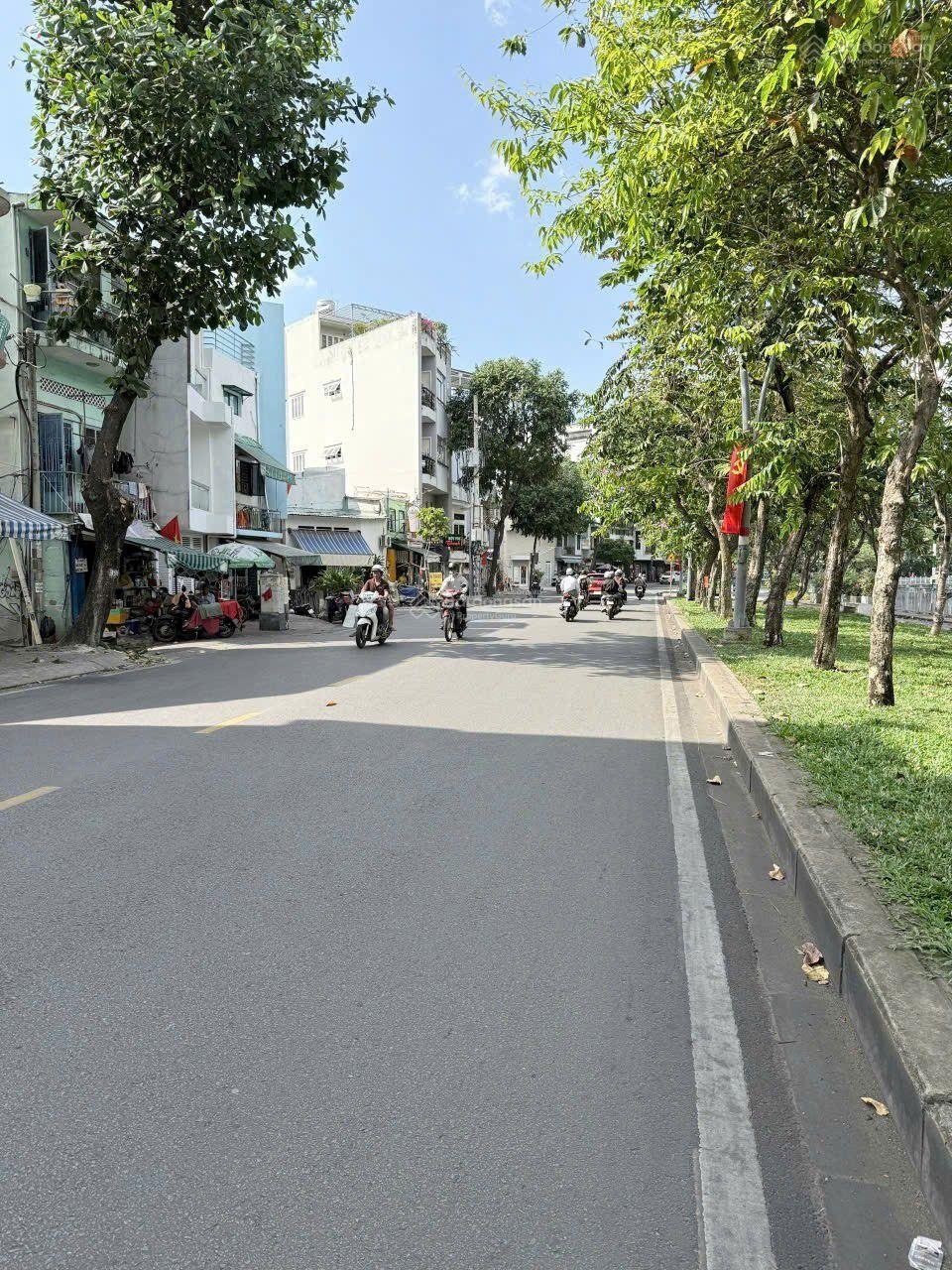 Chốt nhanh hxh lê văn sỹ 4.3-16m 5pn xe tải vào nhà 9.3 tỷ