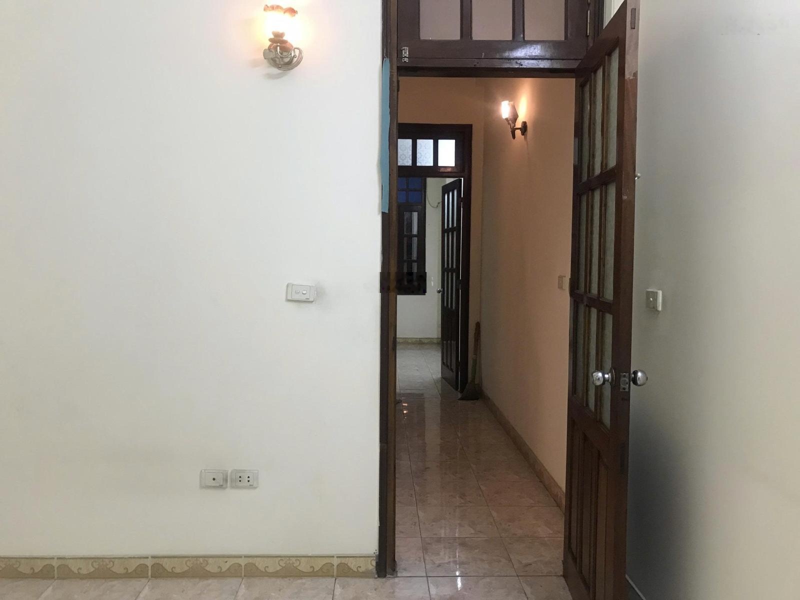 Cho thuê NR tại Số 47 ngõ 159, Pháo Đài Láng, dt 50m2 x 3,5 tầng, 15 triệu/tháng