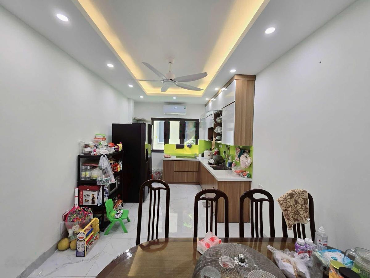 VIP!! Nhà phố Đội Cấn, 6 tầng thang máy, trước nhà 3m, ngõ thông gần oto, xây mới 35m*6T full NT