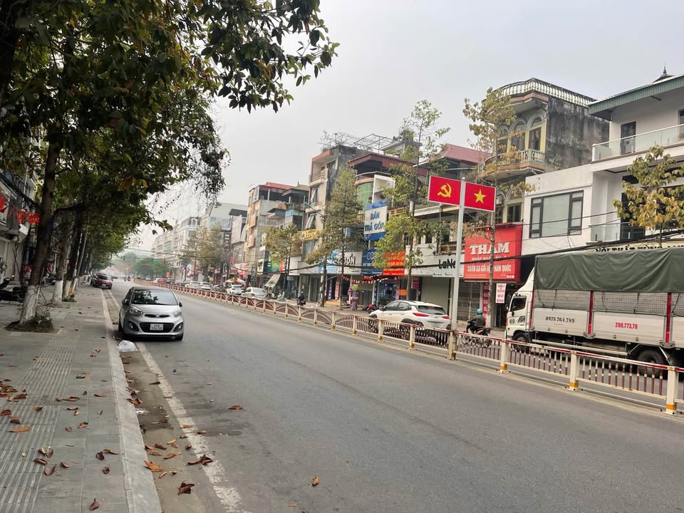 Bán nhà riêng huyện Bát Xát tỉnh Lào Cai, giá 2,4 tỷ