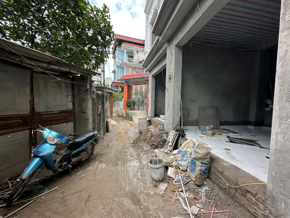 Em bán căn nhà 4 tầng 35m2 - Vị trí tại Cự Đà, sát Khu đô thị Thanh Hà