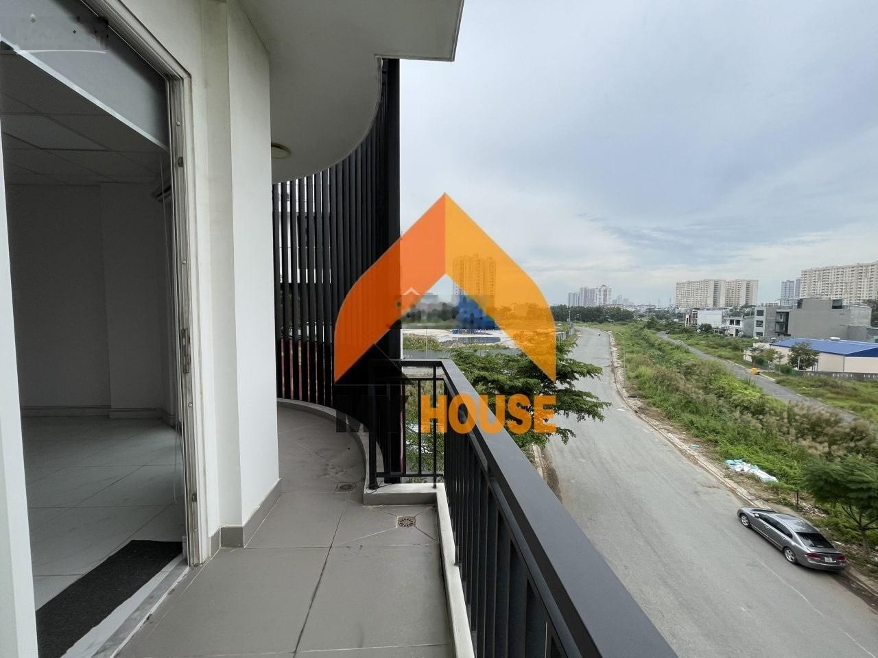Tòa VP trung tâm Q2 giá rẻ sàn suốt có thang máy, máy lạnh tổng có thể làm này làm kia