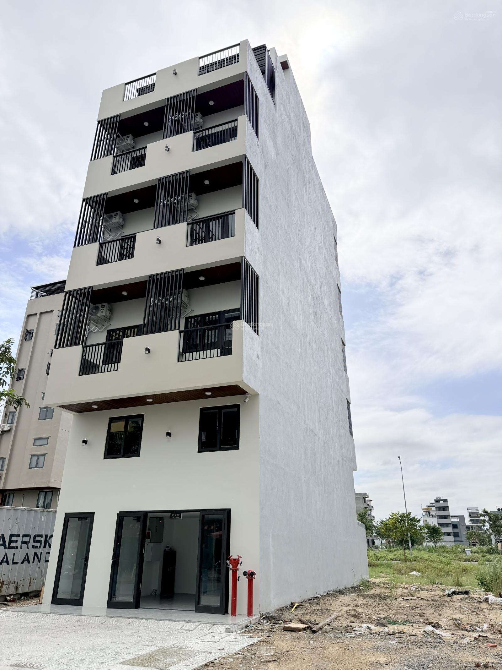 Bán tòa căn hộ 16 phòng - ngay đại học FPT - full nội thất - nhà mới 100%