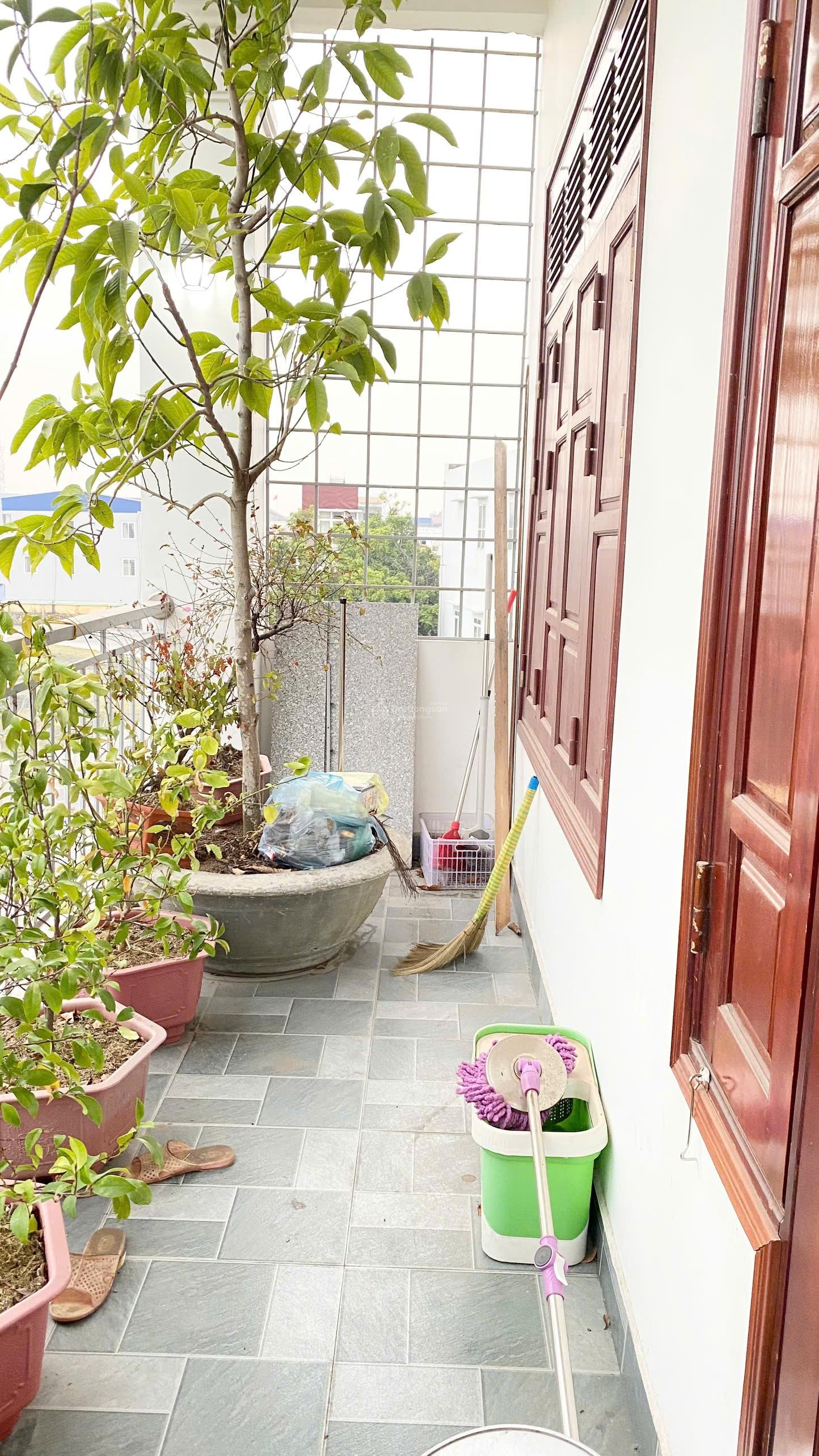 Chỉ hơn 6 tỷ xíu nhà 3,5 tầng 114m2, hai mặt ngõ khu phân lô ngay bờ hồ thị trấn An Dương
