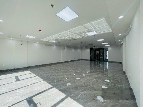 Cho thuê nhà Phố Mễ Trì 145m2 5 tầng, mặt tiền 8m, vỉa hè rộng, thang máy nhập, Mọi mô hình, 75tr