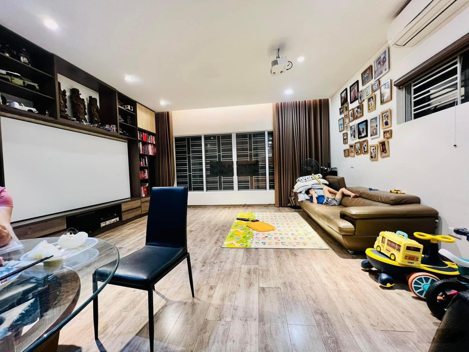 Nhà Phố Vạn Bảo 70m*6T, MT 6.3m, ngõ rộng 6m, ô tô tránh, thang máy, ngõ thông, 2 thoáng, về ở ngay