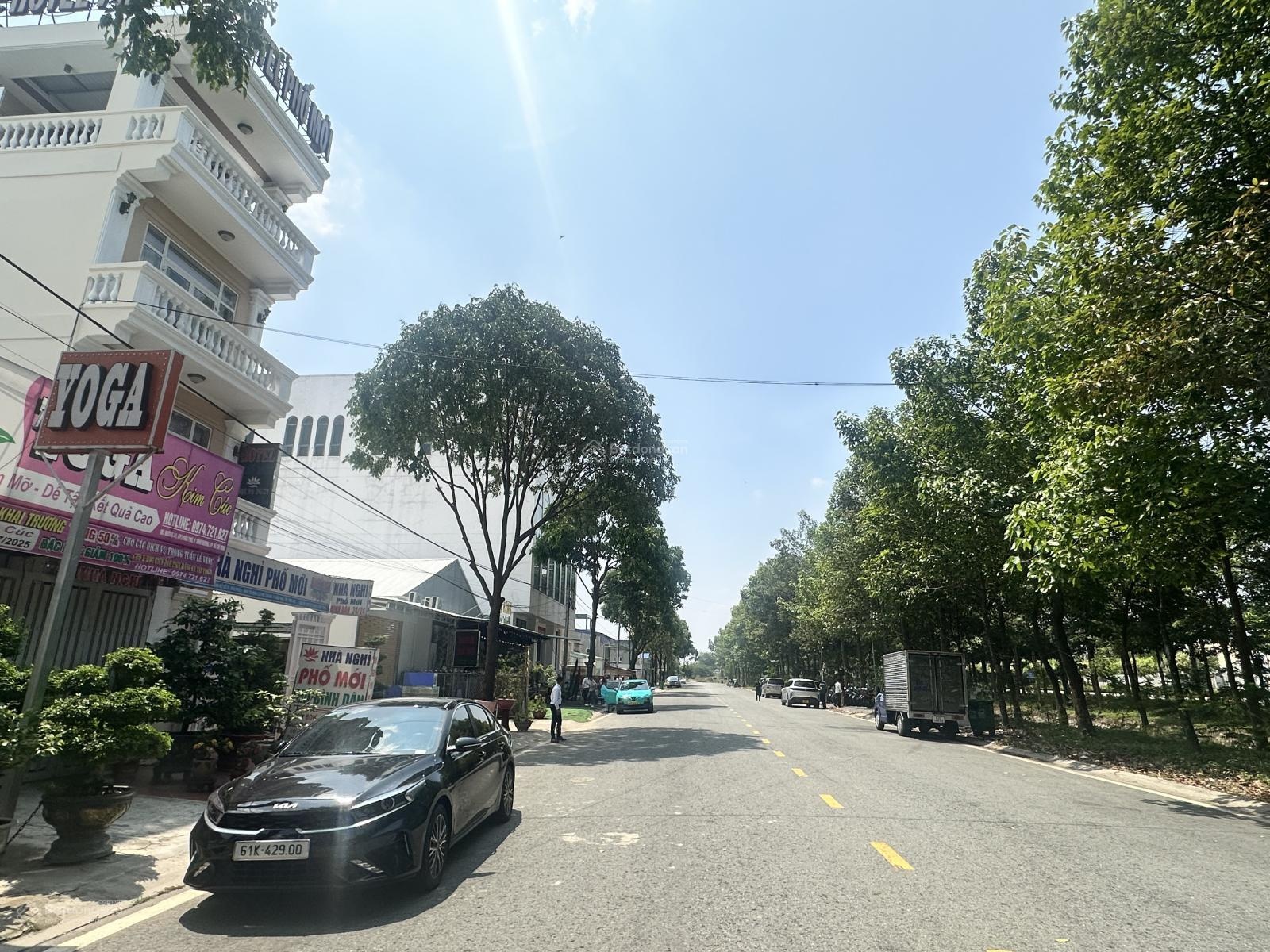 Bán Đất Đối diện Ga Metro Vòng Xoay A1 Chu Văn An Tại Thành Phố Mới, gần trường Nguyễn Khuyến