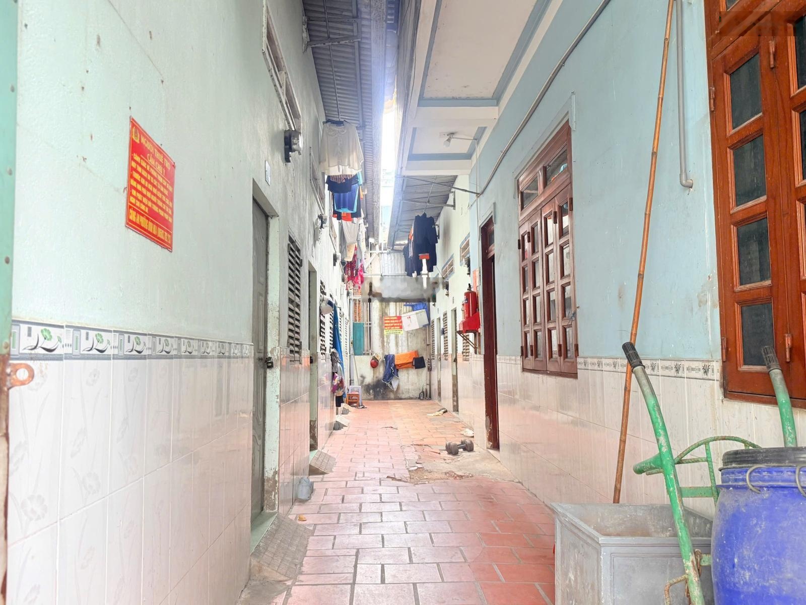 Tôi cần bán nhanh nhà 1 lầu phường bình hòa dt : 90m có 5 phòng cho thuê