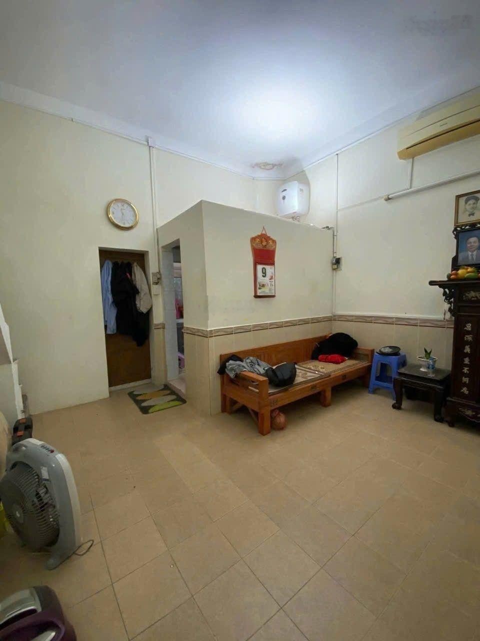 Bán nhà Kim Hoa 26m 5T MT 4.3 m giá 6.8 Tỷ Đống Đa Hà Nội ,nhà oto đỗ cửa ,kd, 10m oto tránh