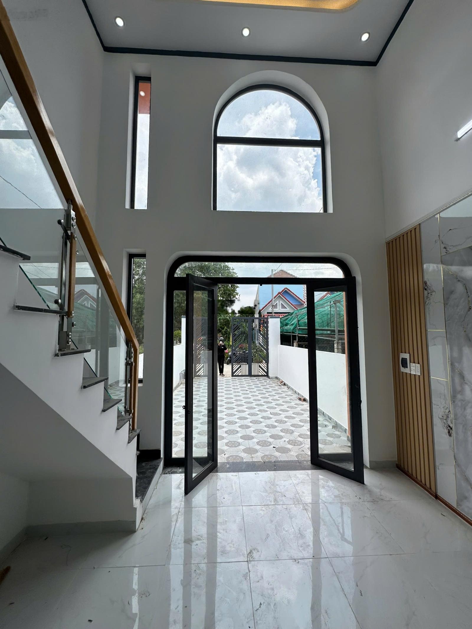 Nhà 2 mặt tiền, chỉ 400tr nhận nhà ngay DT 4x22m nở hậu 4,6x22 đường bê tông rộng 8m thông thoáng