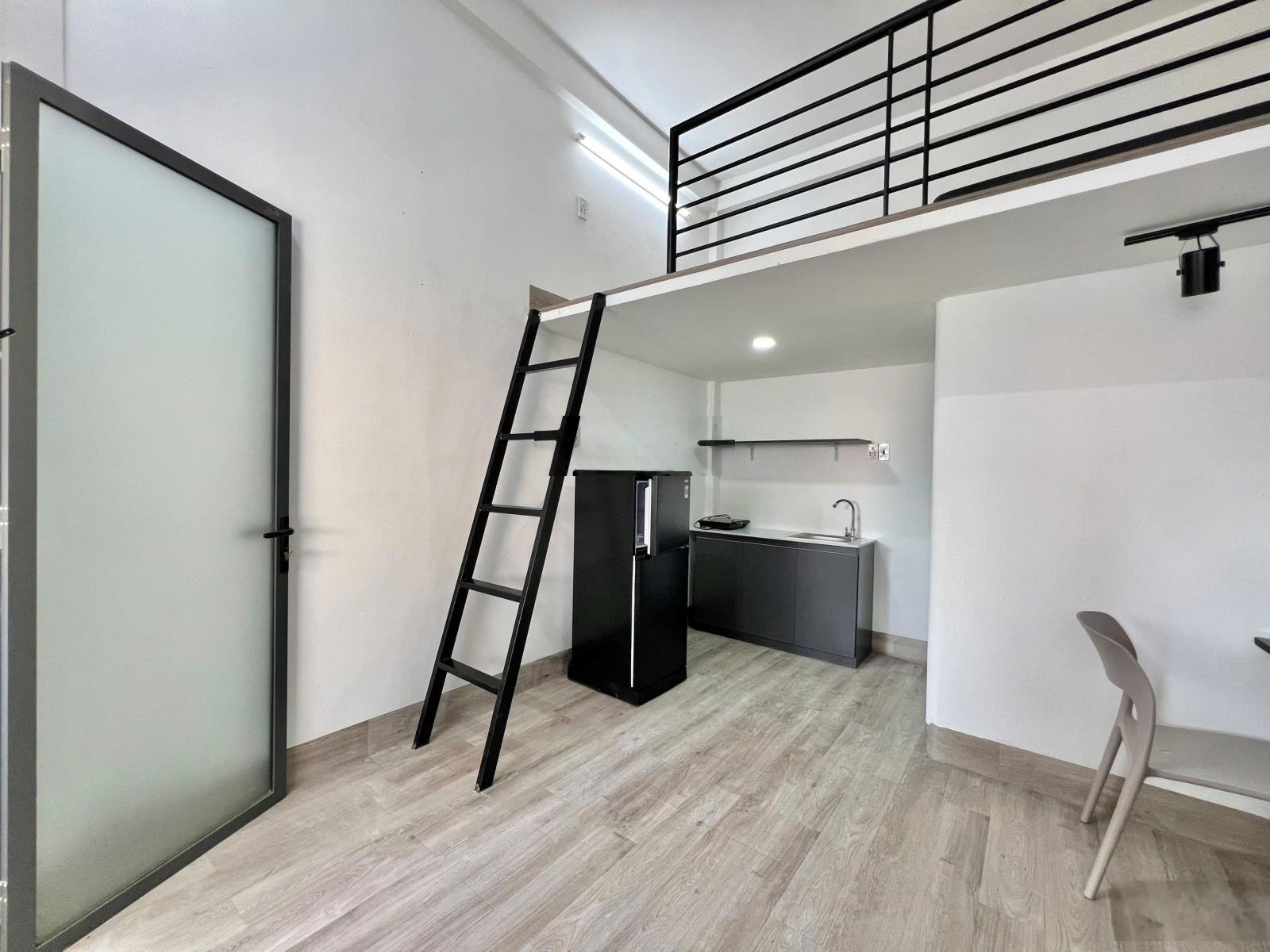 Cho thuê duplex cửa sổ trời - full nội thất ngay khu sân bay đường Yên Thế