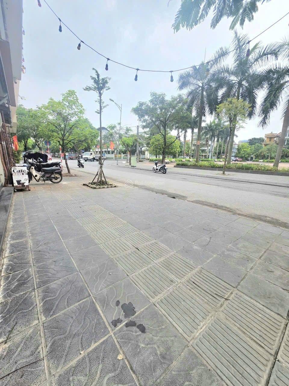 Bán đất mặt phố thanh am, 77m_mt8m , vỉa hè 5m, đường 20m , kinh doanh bất chấp, 24xty