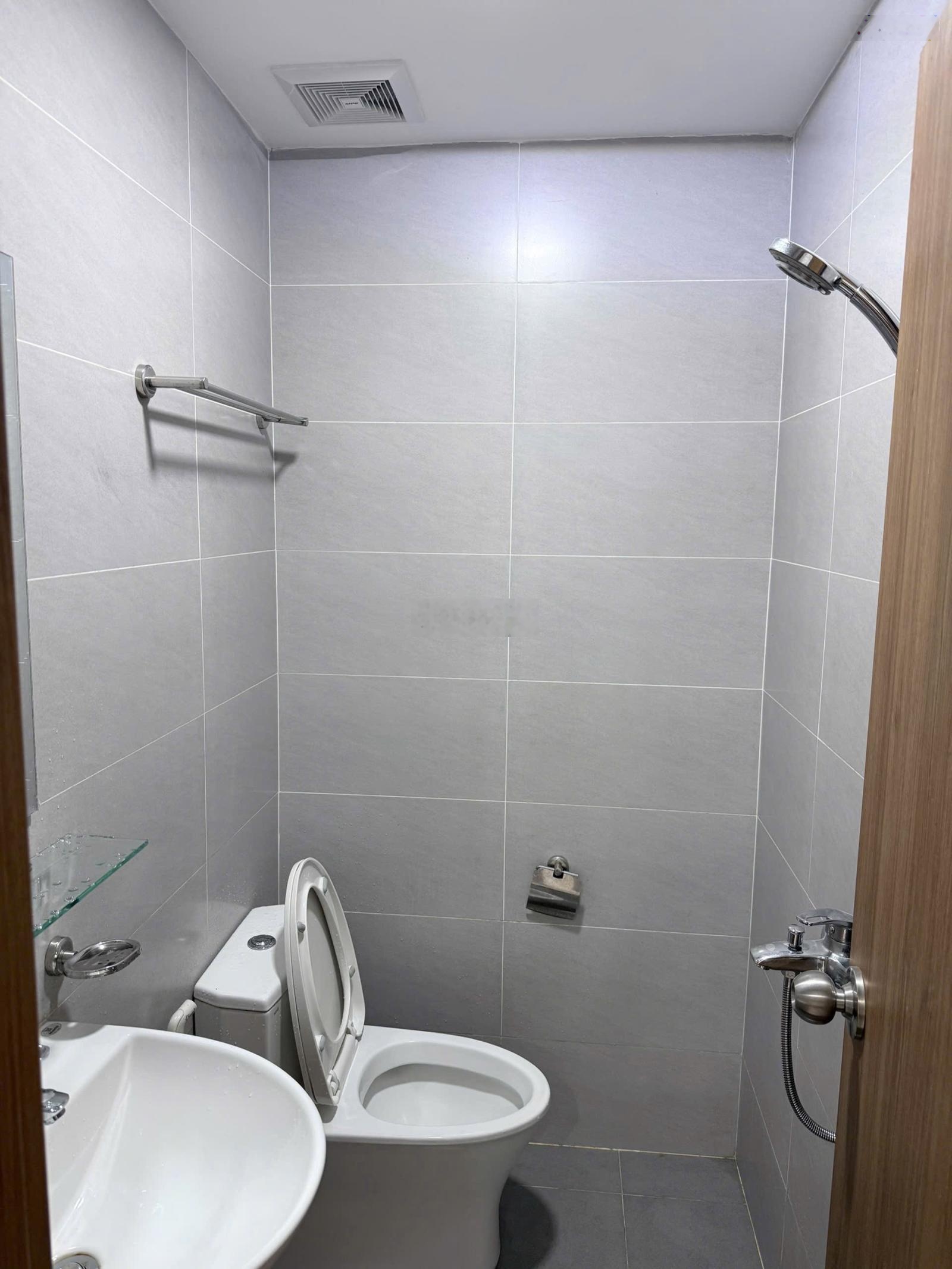 Cần bán căn hộ 2 tỷ 4 đã có sổ Bcons Plaza