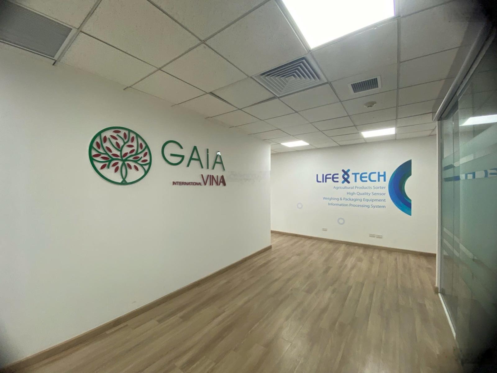 Tòa Việt Á cho thuê văn phòng siêu rẻ MP Duy Tân, 150m2, 220k/m2/th, miễn phí ngoài giờ