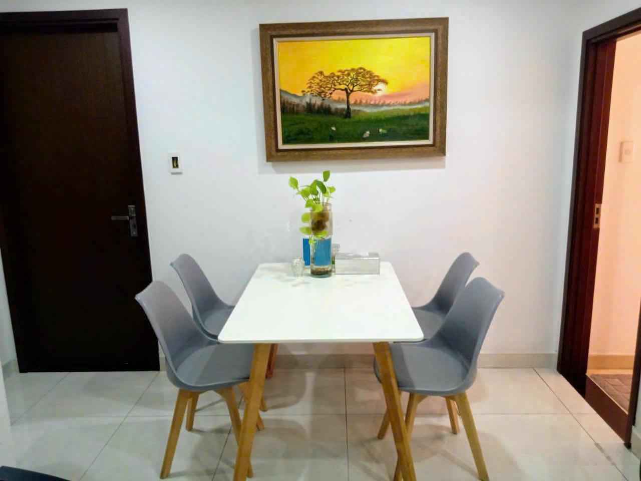 Bán căn hộ Remax Plaza, Quận 6, 94m2, giá 4 tỷ.