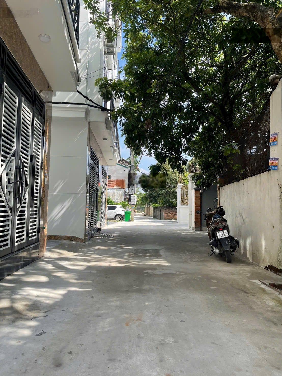 Nhà gần ngay ĐH Thể Dục Thể Thao mặt ngõ ô tô 4m- xây độc lập hiện đại-4 tầng -50m2 giá 3,98 tỷ