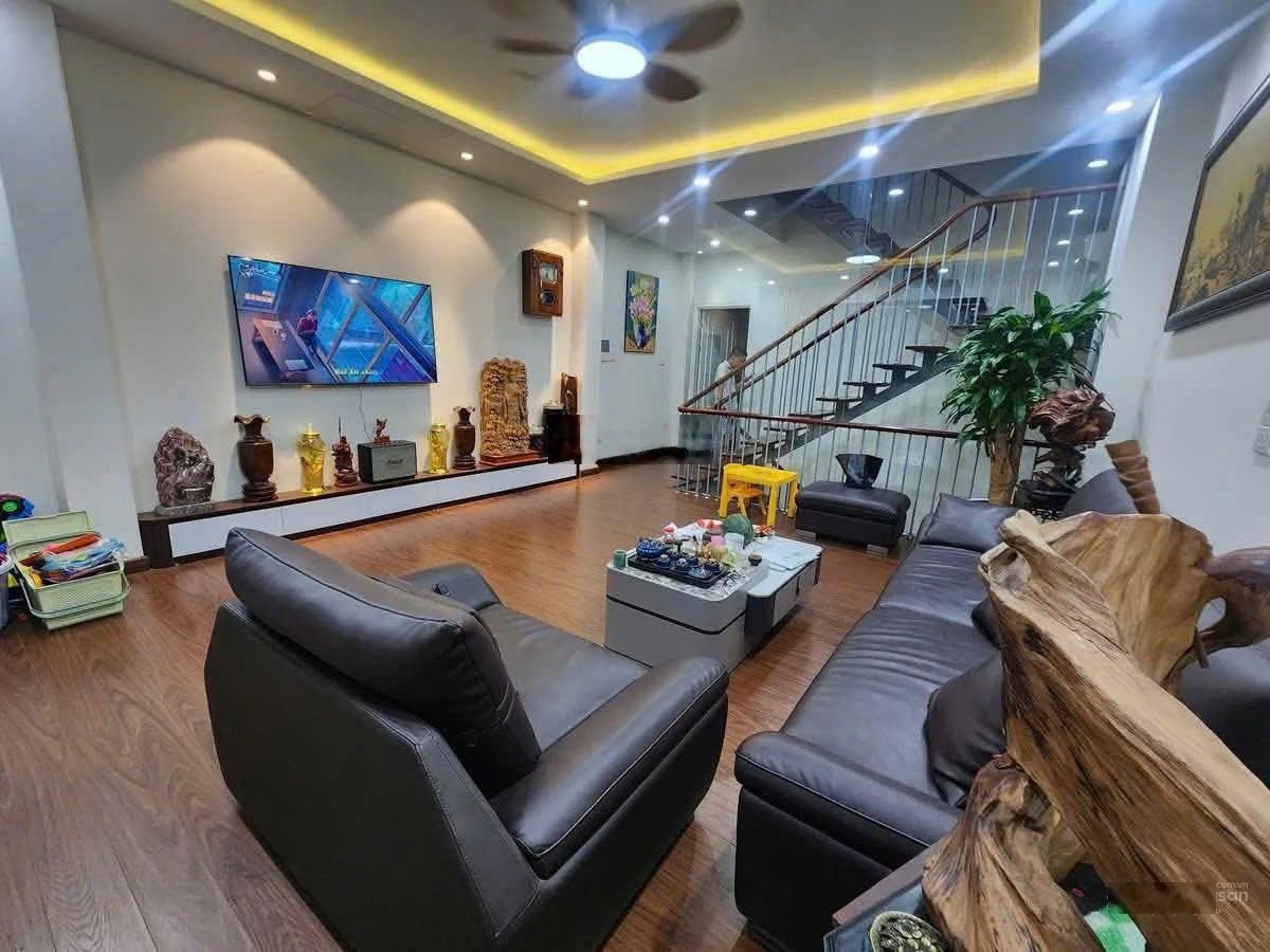 Gara ô tô, phân lô, Văn Cao, Ba Đình, 6 tầng, thang máy, vỉa hè, nở hậu, 50m, Mt 5m, 15 tỷ