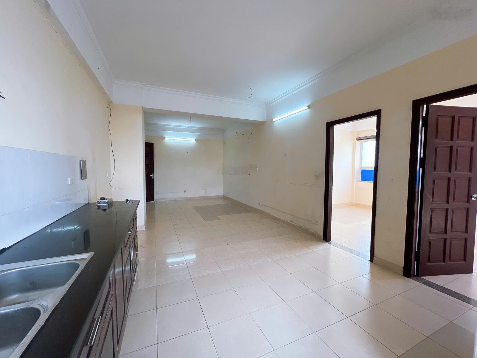 Chính chủ cho thuê CC Lô E, số 2 Hạ Yên Quyết. 75m2. 2N 1Wc Căn góc thoáng mát