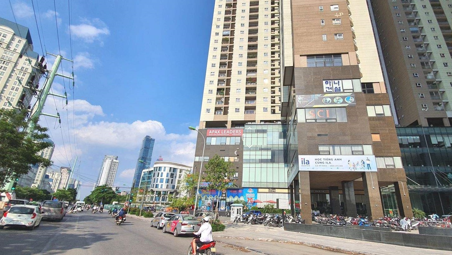 Chính chủ bán CC Golden Palace 3 phòng ngủ. Ban công: Nam
