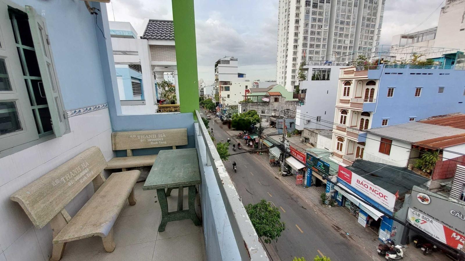 Sát Quận 1 - Cho thuê phòng 25m2 có kệ bếp, máy lạnh tại 322 Âu Dương Lân, Q8