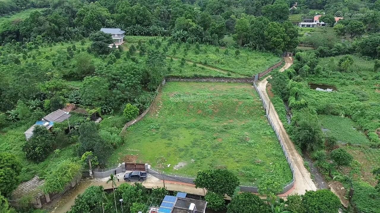 Lô góc! Giáp suối to đẹp! View núi! Lô 2750m2 tại Lương Sơn, giá chỉ 2.x triệu 1m2. LH 0988112816