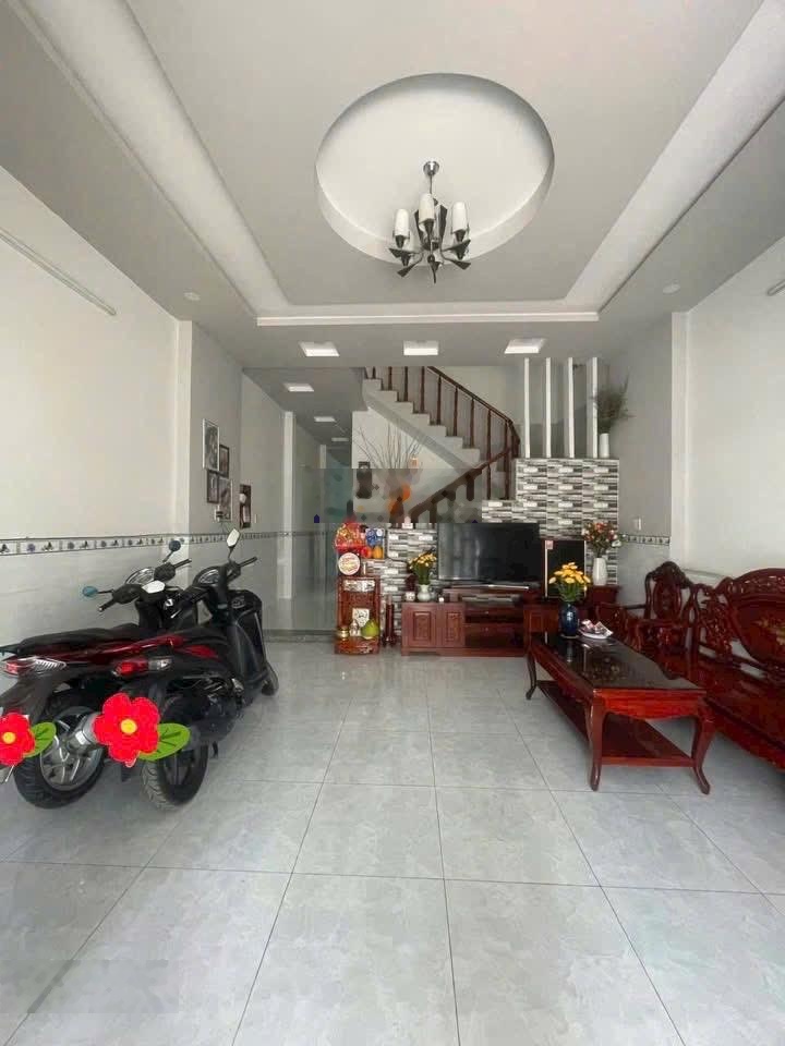 Chính chủ bán nhà riêng 109,4m2 đường Tân Hiệp 8 xã Tân Hiệp huyện Hóc Môn sổ hồng riêng