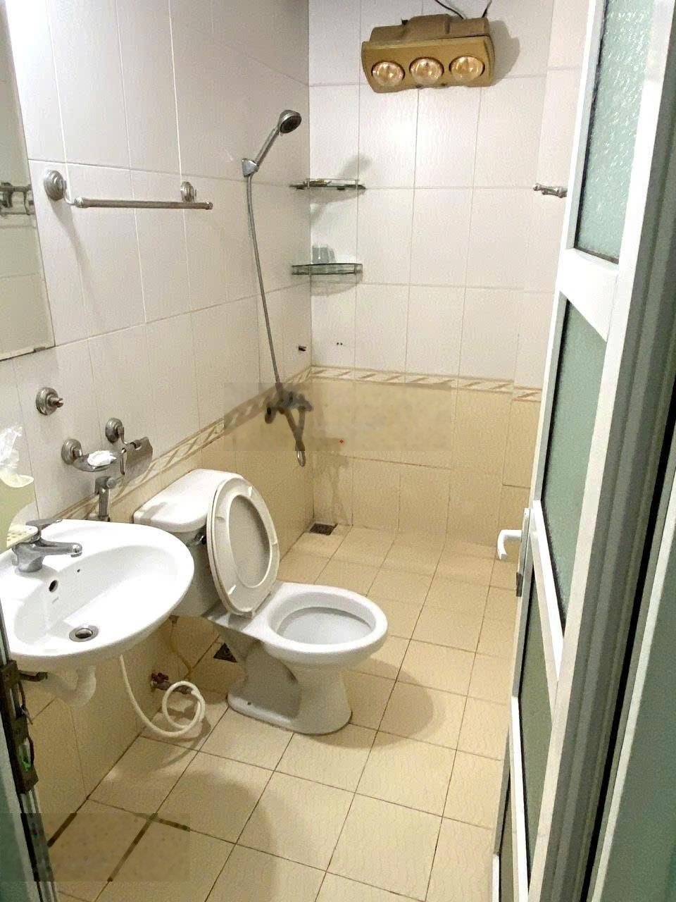 Chính chủ cho thuê nhà nguyên căn ngõ 78/7 duy tân 4 tầng. giá thuê 18tr/tháng