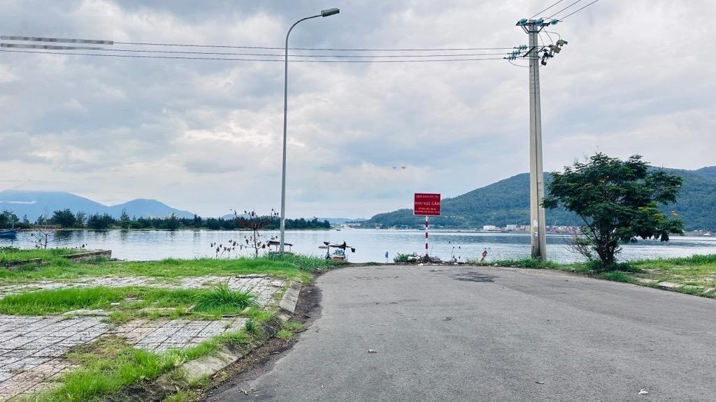 Bán lô đất 180m2 đường Nguyễn Hữu An view sông vịnh núi Sơn Trà phù hợp làm Villa xinh nghỉ dưỡng