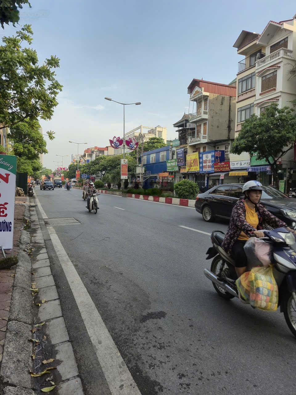 Bán nhà mặt phố Vạn Phúc, Hà Đông - vỉa hè 5m - kinh doanh nhiều ngành nghề - chủ thiện chí