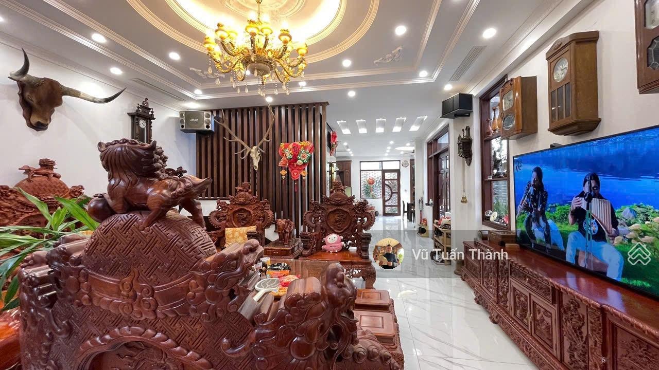 Biệt thự hoàn thiện kđt vạn phúc-tặng full nội thất xịn sò-sân vườn tiểu cảnh-hạ tầng đồng bộ-3x tỷ