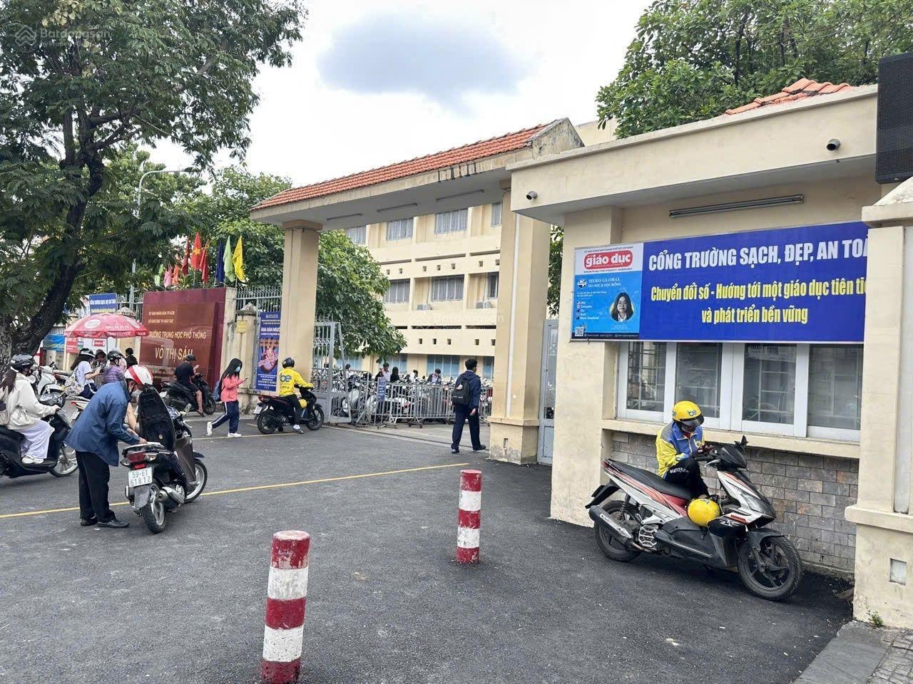 Bán nhà mặt tiền kinh doanh đường Lê Văn Duyệt, 2 tầng, 40m2.Nhỉnh 9 tỷ ( TL chính chủ)