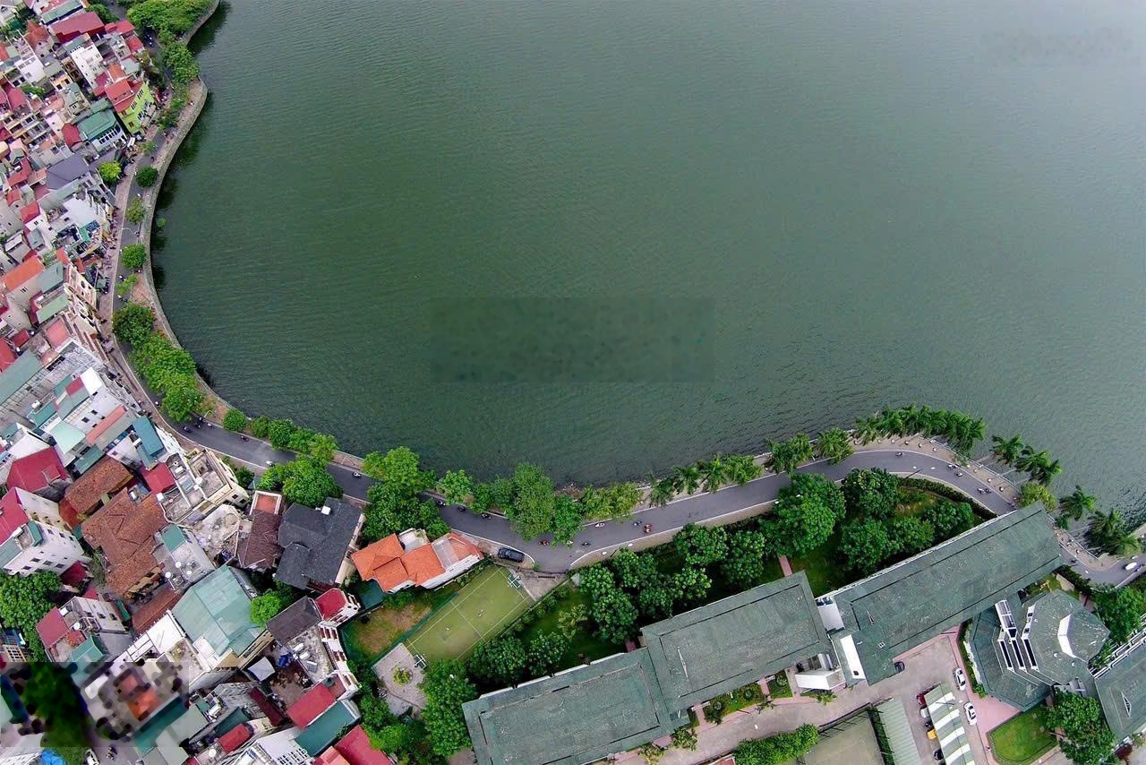 Nhà 4 tầng MP Nguyễn Đình Thi 84m2, MT 8m, căn góc 3 thoáng, vỉa hè rộng, view Hồ, kinh doanh 63 tỷ