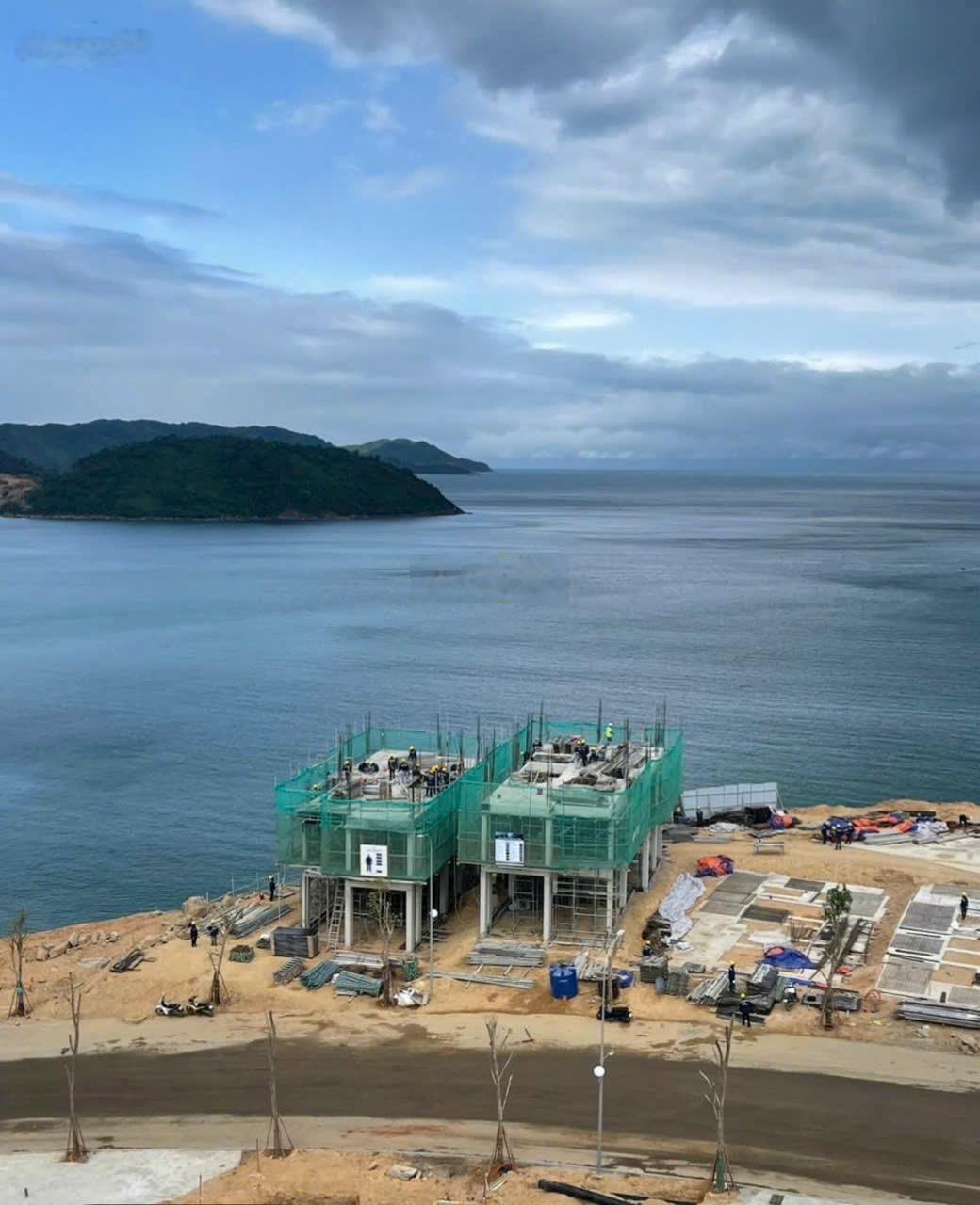 Biệt thự view biển Đà Nẵng sở hữu lâu dài, tầm view trọn vịnh Đà Nẵng, Cảng Tiên Sa và thành phố