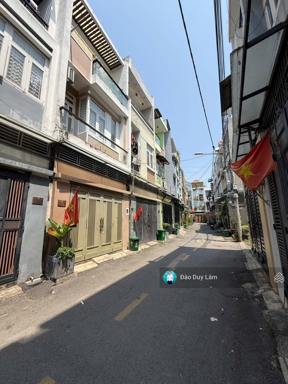 Nhà đẹp 3 tầng full nội thất - khu đồng bộ ngay uỷ ban phường hiệp bình - chợ hiệp bình phước