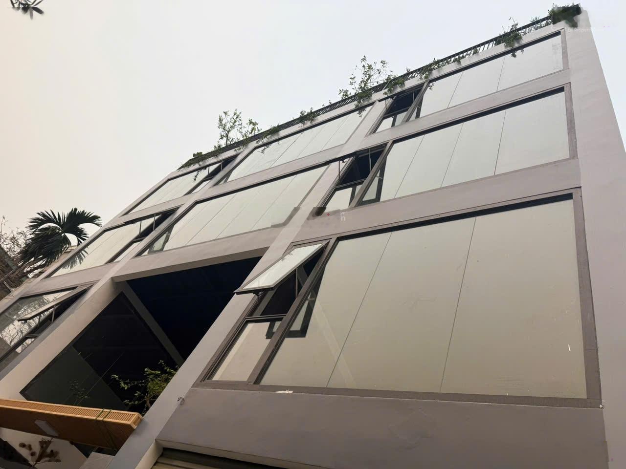 Mặt bằng vip đội cấn 300m²/sàn phù hợp showroom, spa, văn phòng, ngân hàng