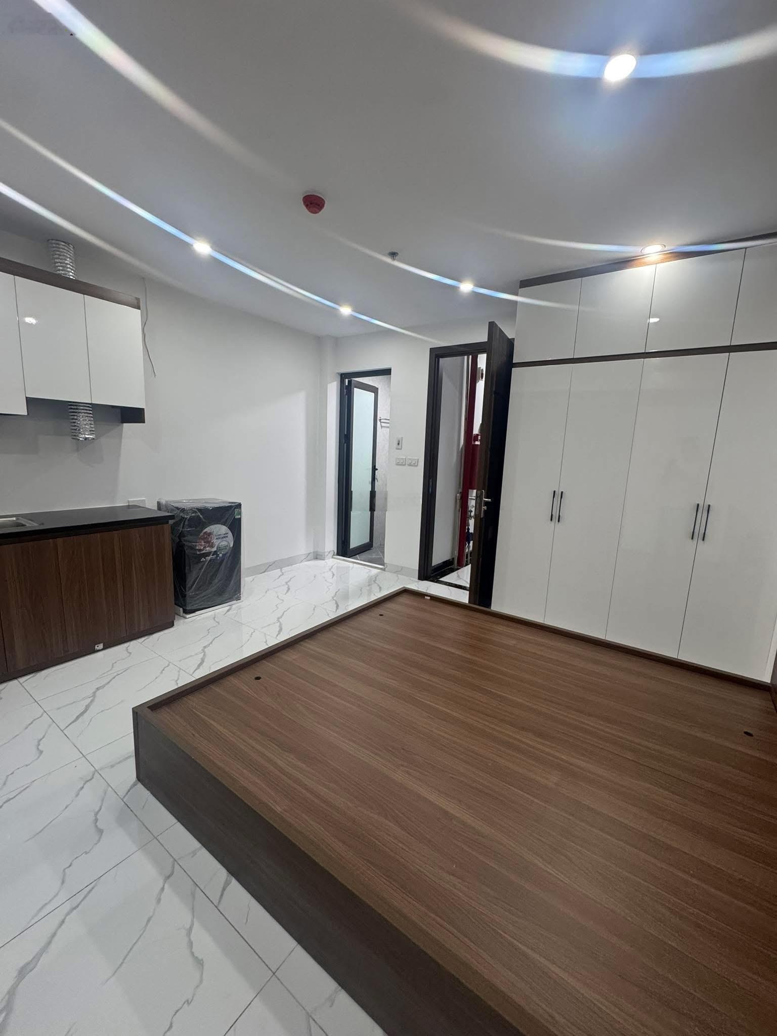 Bán toà nhà cc mini 100% chùa quỳnh 60m 6 tầng thang máy 14 phòng khép kín cách ô tô 10m 0961579262