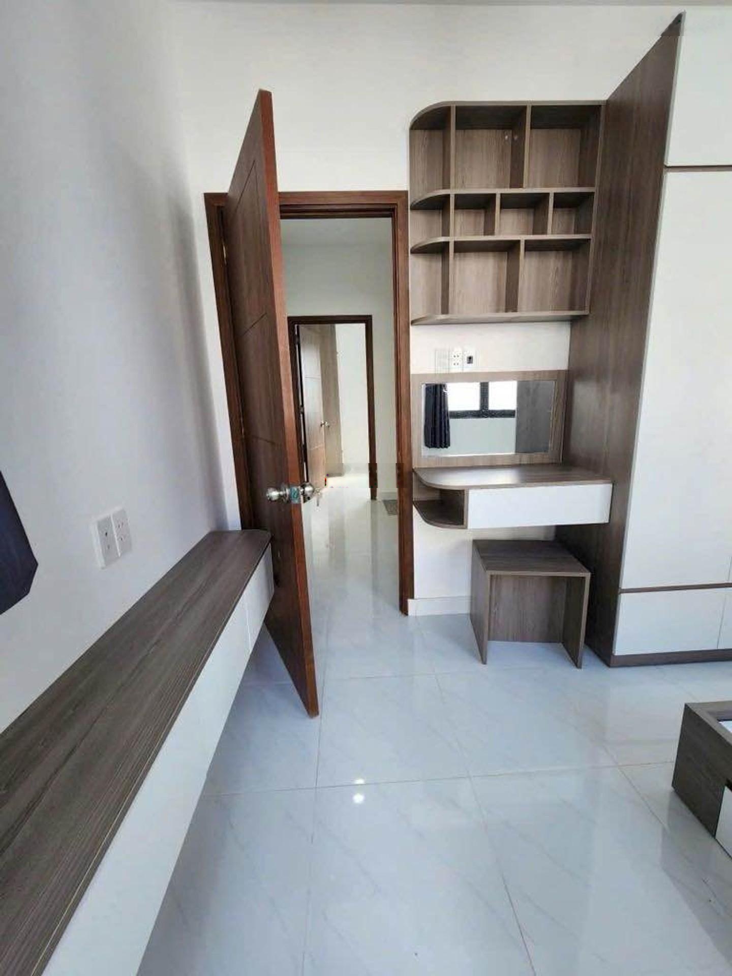 Nhà đẹp 3 tầng hẻm xe hơi gần trục đường Huỳnh Tấn Phát