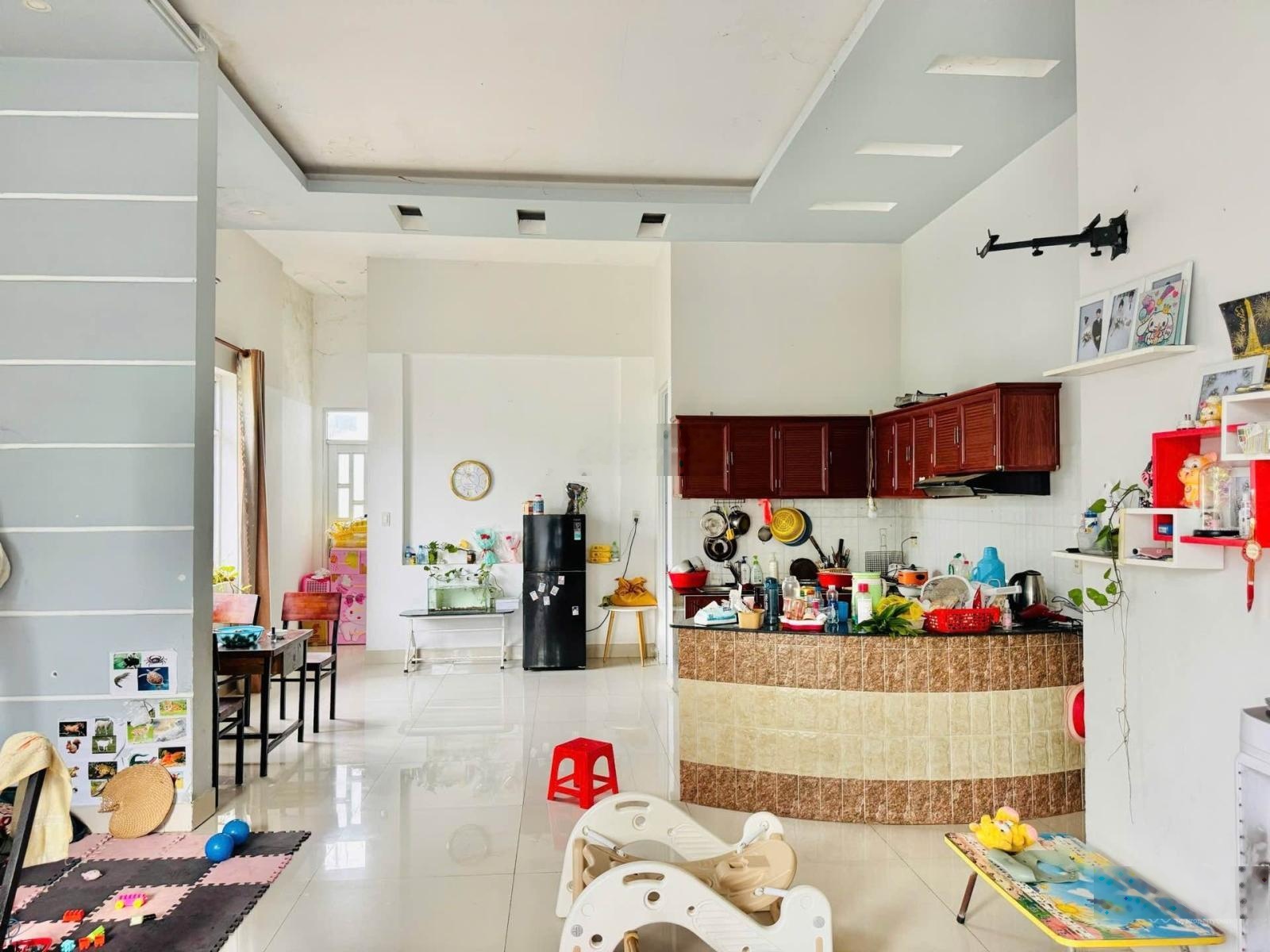 Bán NR ngay Nguyễn Văn Tăng, Long Bình, 133m2, 120m2 thổ, 2PN, 2WC, chỉ 37 triệu/m2