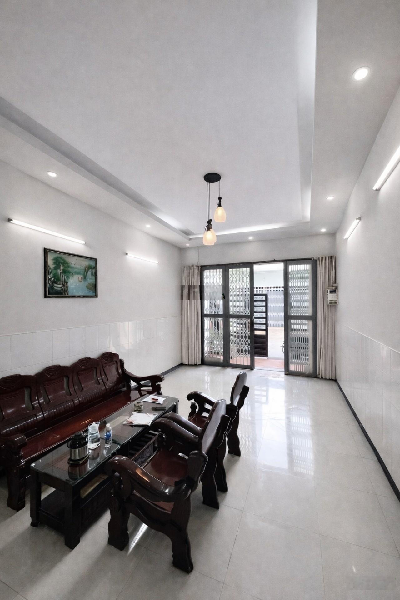 Bán nhà hẻm ôtô thông Kênh Tân Hóa 4x20 80m2 , 2 tầng đúc 3 phòng giá chỉ 6.8 tỷ còn TL
