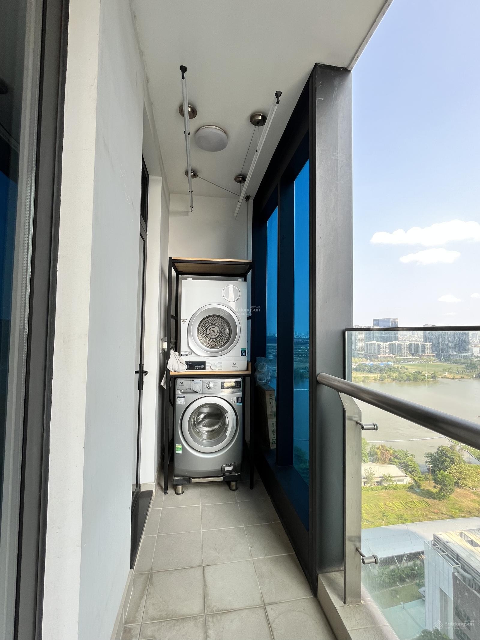 Cho thuê CHCC Vinhomes Golden River 100m2, 3PN - 2WC, 40 tr/th. LH: 0906322053 Linh
