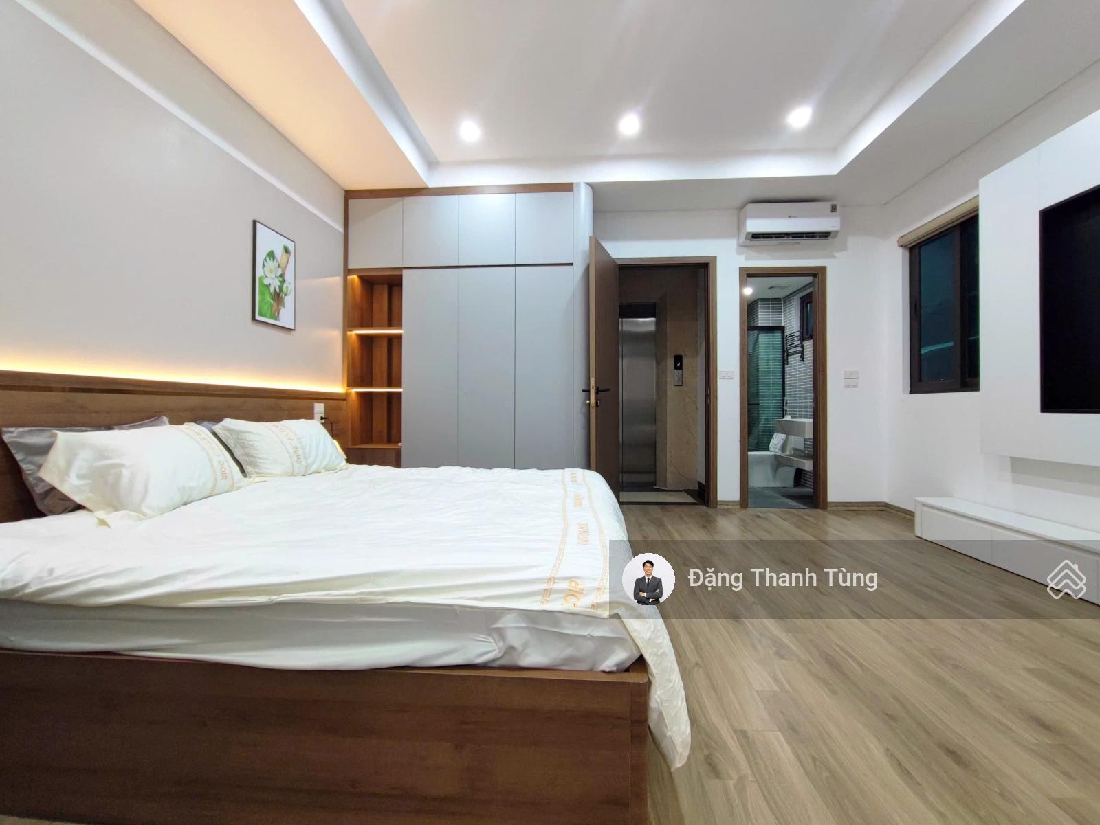 Bán nhà riêng Đội Cấn chỉ 13 tỷ - Lô Góc - Thang Máy - Ngõ Nông Gần Phố - DT40m2 - MT 4.1m 6 tầng
