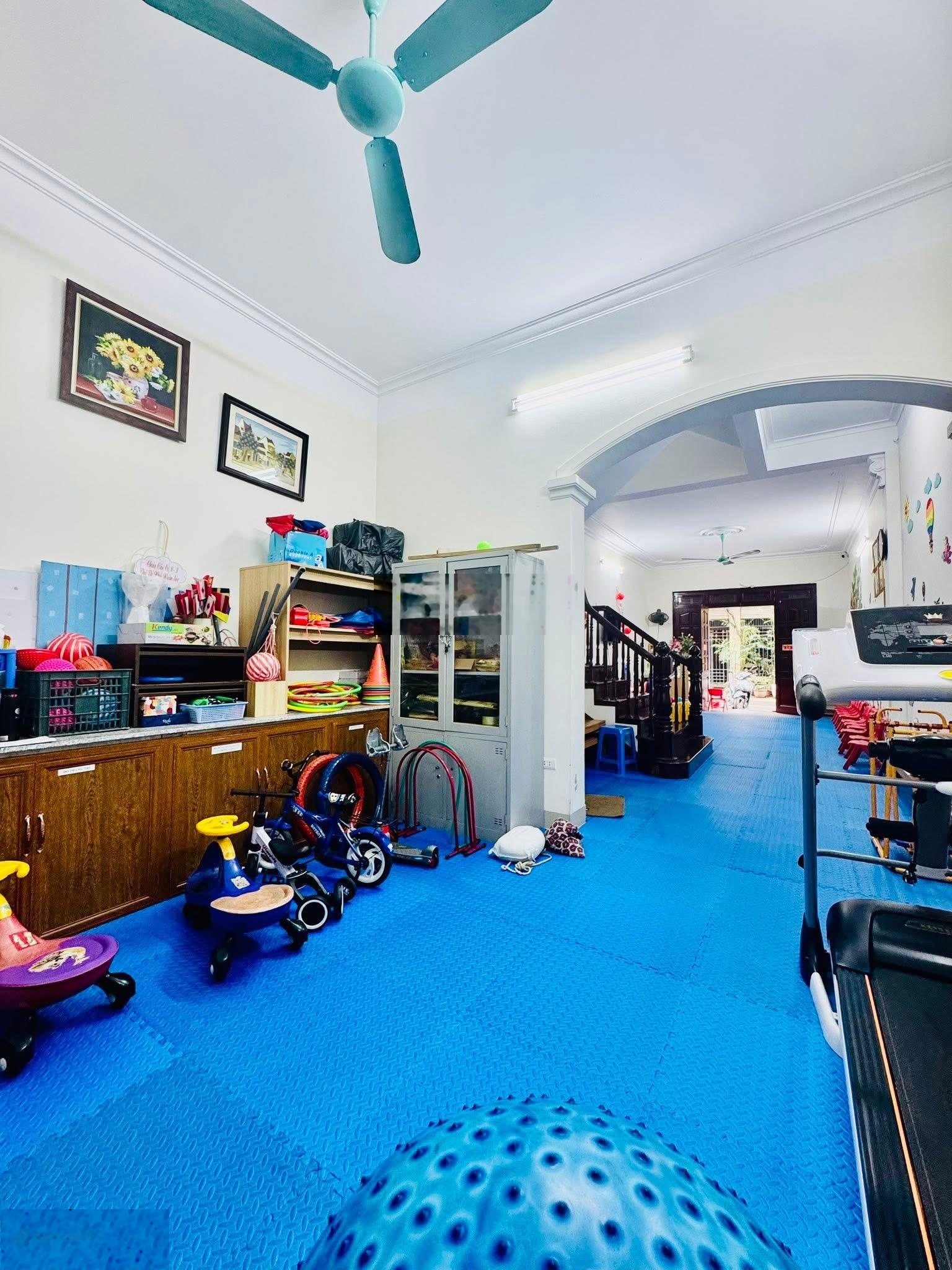 Gần ô tô phố Trương Định DT rộng vừa ở vừa cho thuê 65m2x5T giá 9.1 tỷ sổ CC có TL