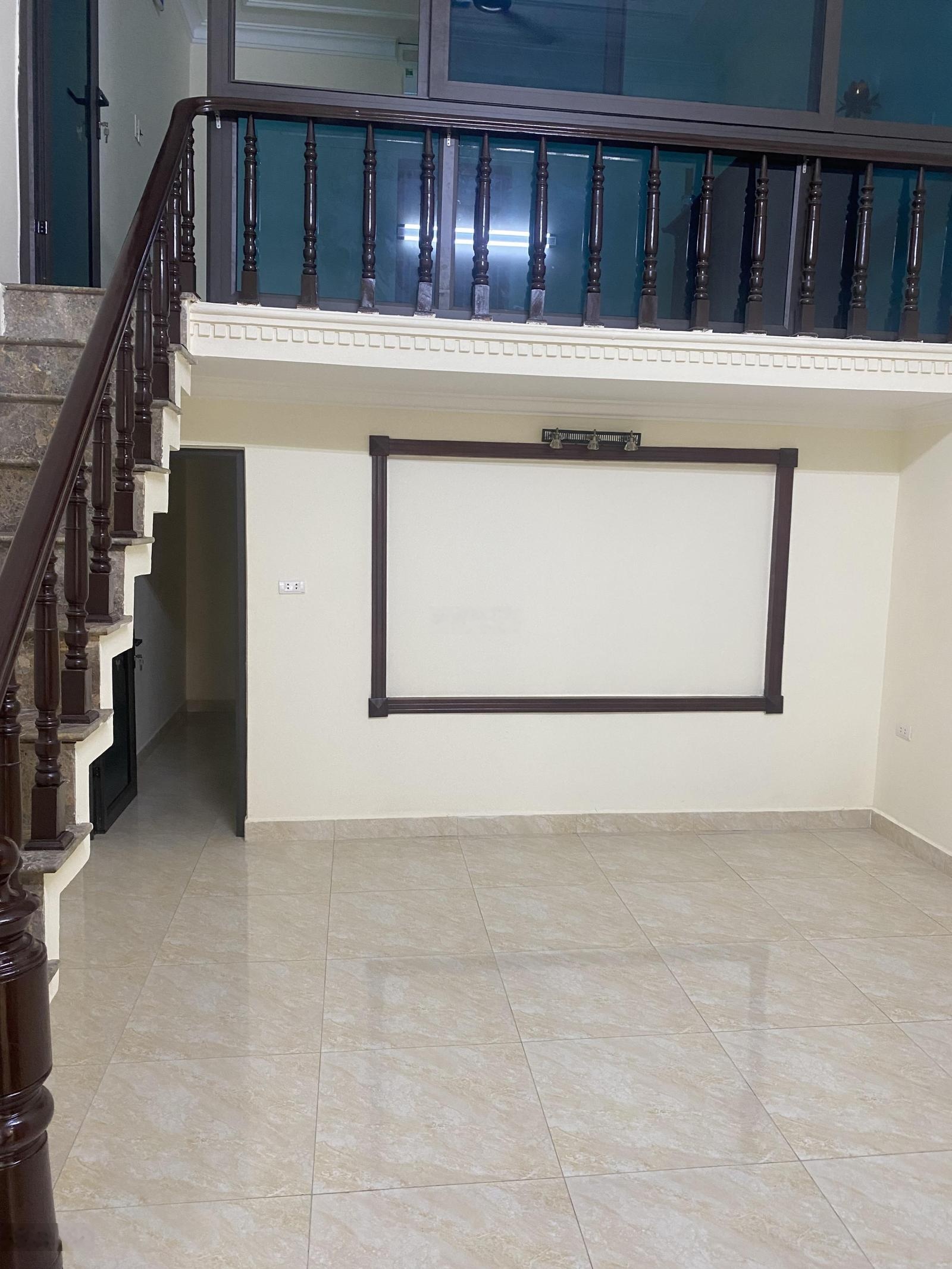 Bán Đất Phố Nam Dư 60m², hiện đang có nhà cấp 4 - Vị Trí Đắc Địa, Gần Ô Tô