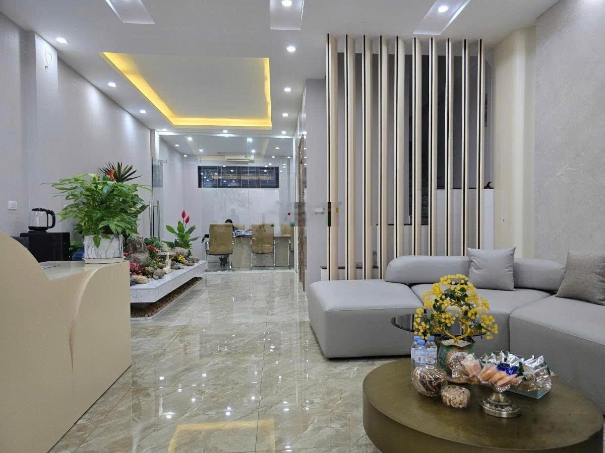 LK 90 Nguyễn Tuân - Thanh Xuân 75m2, mặt tiền 5.5m. Vị trí đẹp kd , thang máy ,giá nhỉnh 40 tỷ.