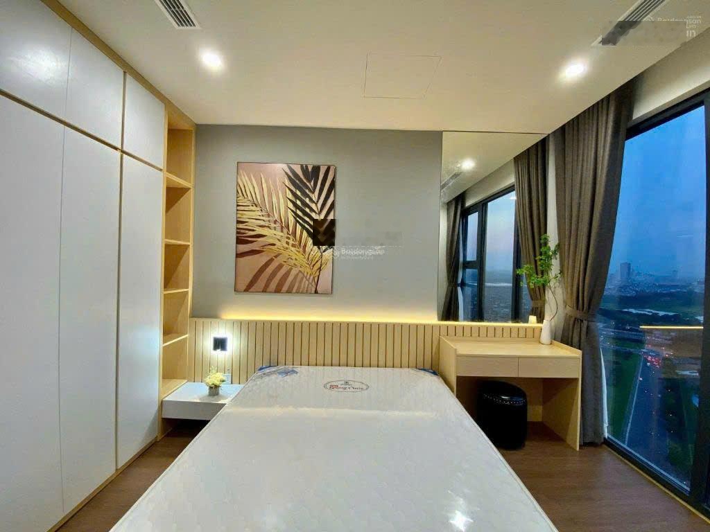 Bán căn hộ 112m2 tầng trung ban công hướng đông nam nhà vuông vắn !