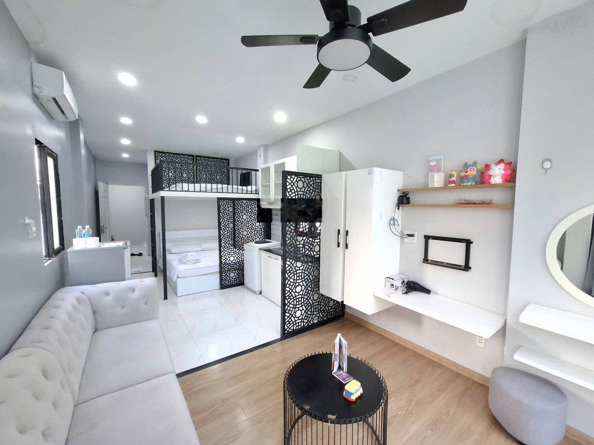 Bán CHDV Quận 1 sát mặt tiền, lô góc 4 tầng, nở hậu, full nội thất, dòng tiền 32 tr/tháng, 8.1 tỷ